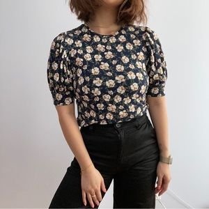 RW&Co Stretchy Floral Blouse